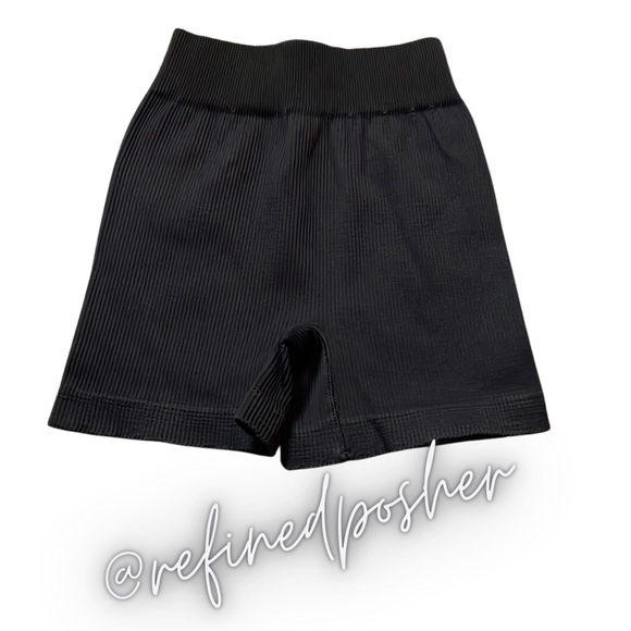 Free People Movement Prajna Shorts size XS/S NEW Truest Black - Picture 2 of 4